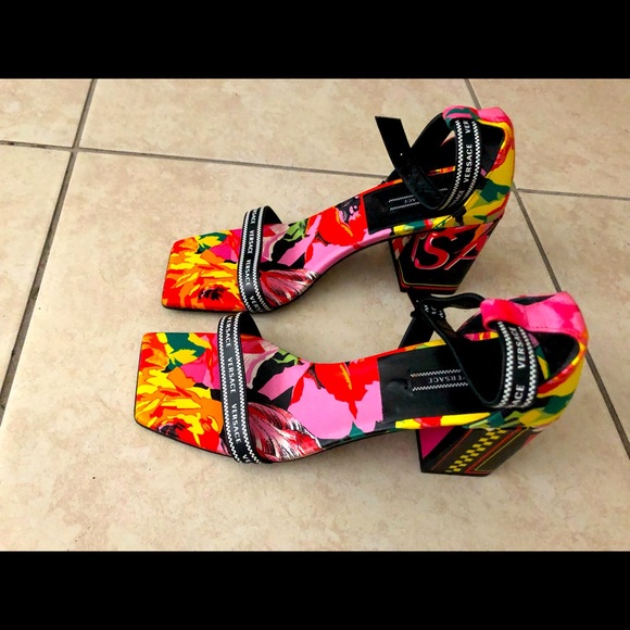 Versace Heels - Picture 1 of 6